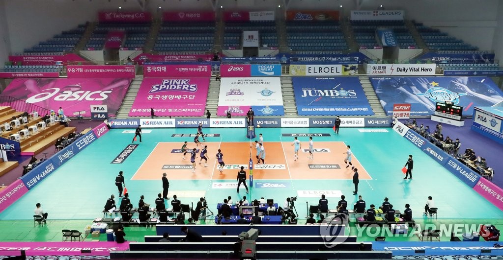 Volleyball game without fans Volleyball game without fans