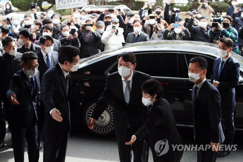 Chief prosecutor meets his juniors Chief prosecutor meets his juniors