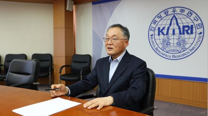 Lee Sang-ryool, president of the Korea Aerospace Research Institute, speaks during an online press conference on May 6, 2021, in this photo provided by the institute. (PHOTO NOT FOR SALE) (Yonhap)