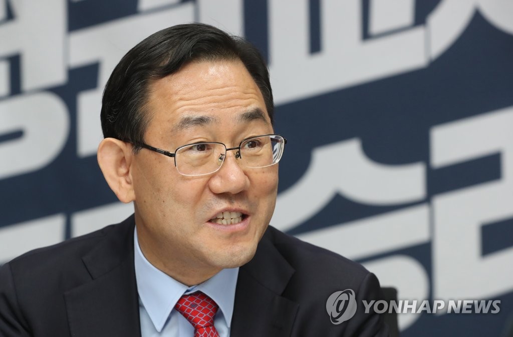 연합뉴스와 인터뷰하는 주호영 의원