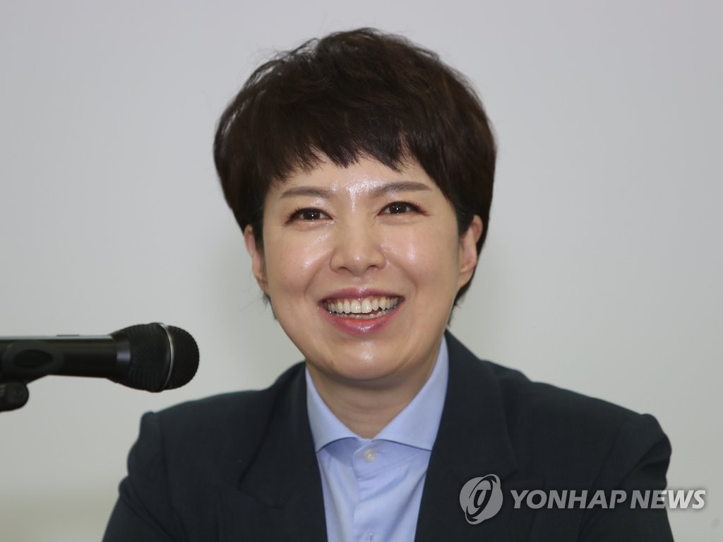 대구서 기자간담회 하는 김은혜