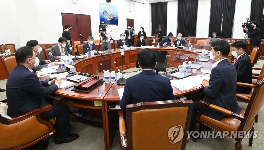 정보위 법안심사 소위 출석한 박선원 국정원 기획조정실장