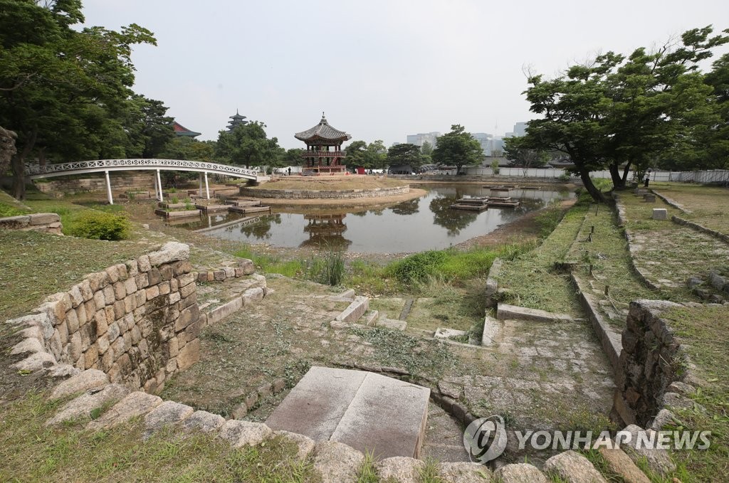 경복궁 향원정 연못의 '열상진원 샘'