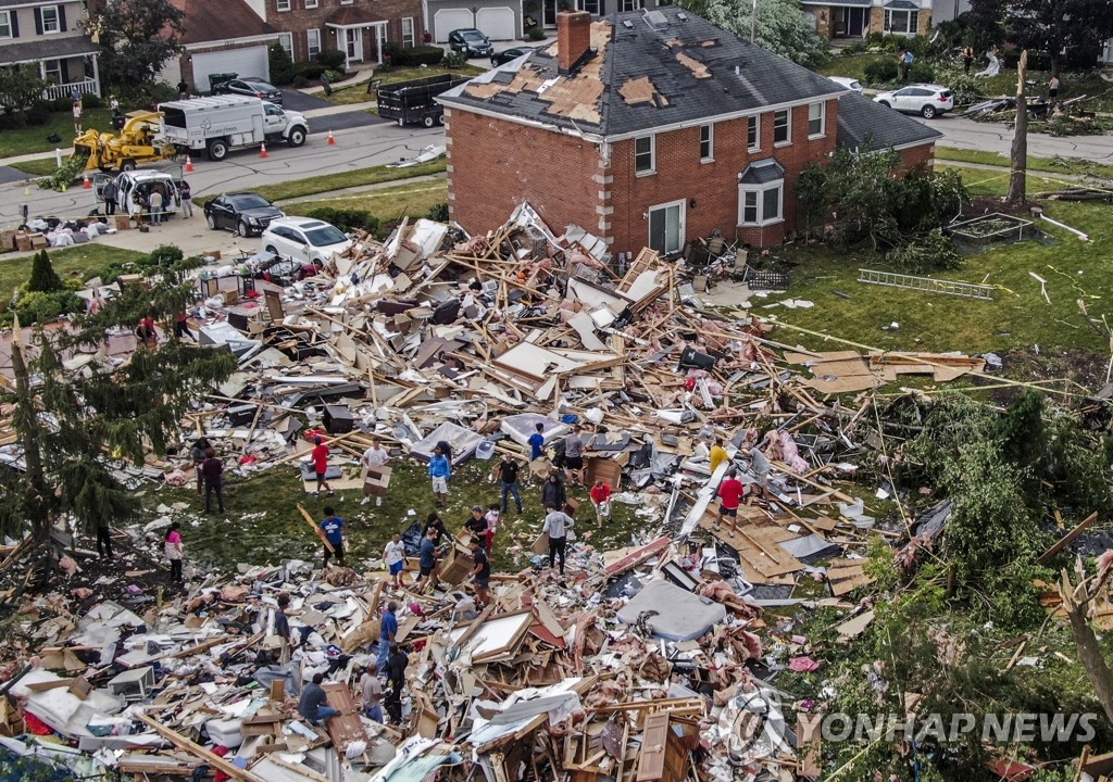 미 시카고 교외지역 토네이도 강타…8명 부상·집 200채 붕괴