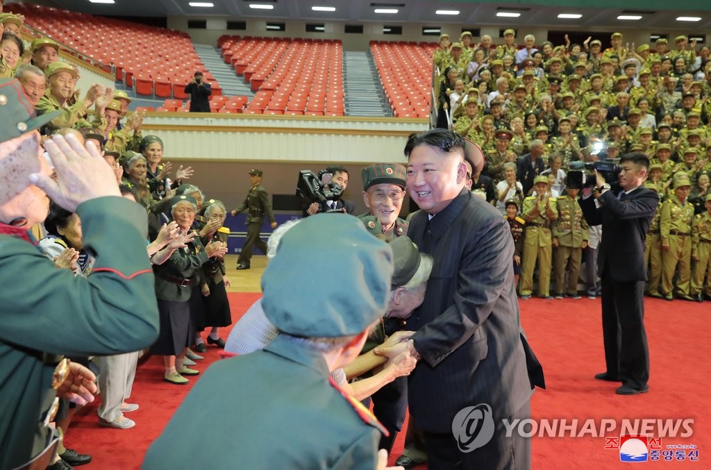 N.K. leader meets with veterans N.K. leader meets with veterans