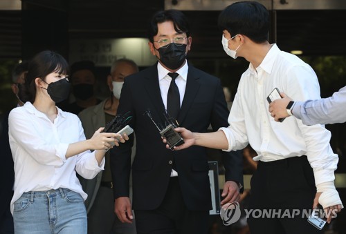 선고공판 마친 하정우