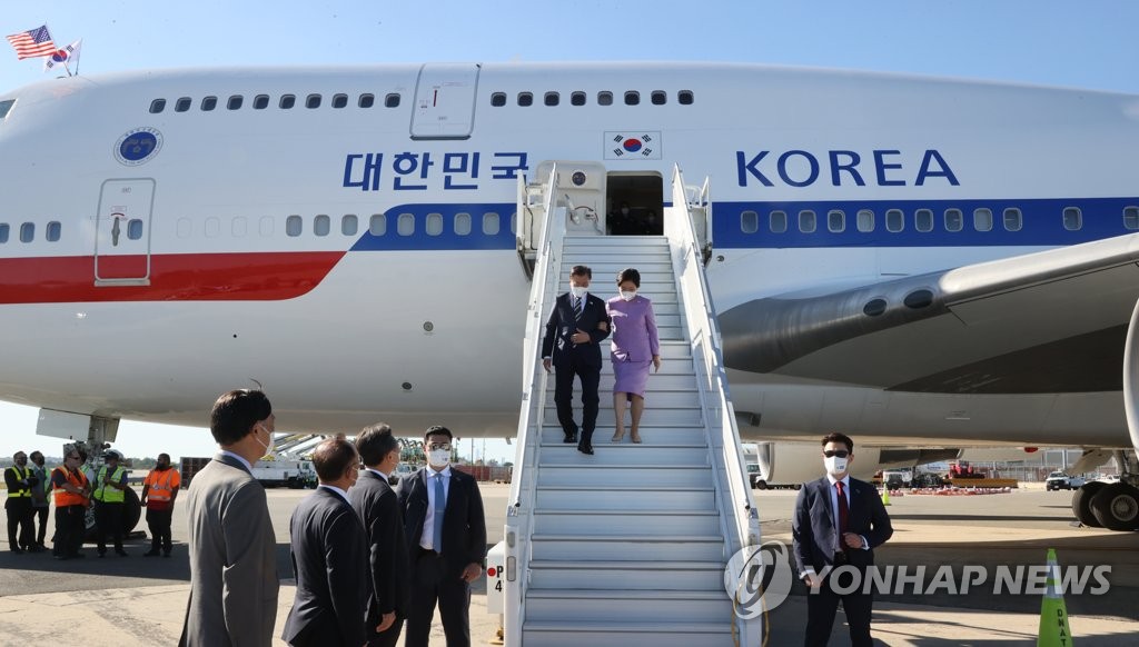 NYに到着した文大統領夫妻 NYに到着した文大統領夫妻