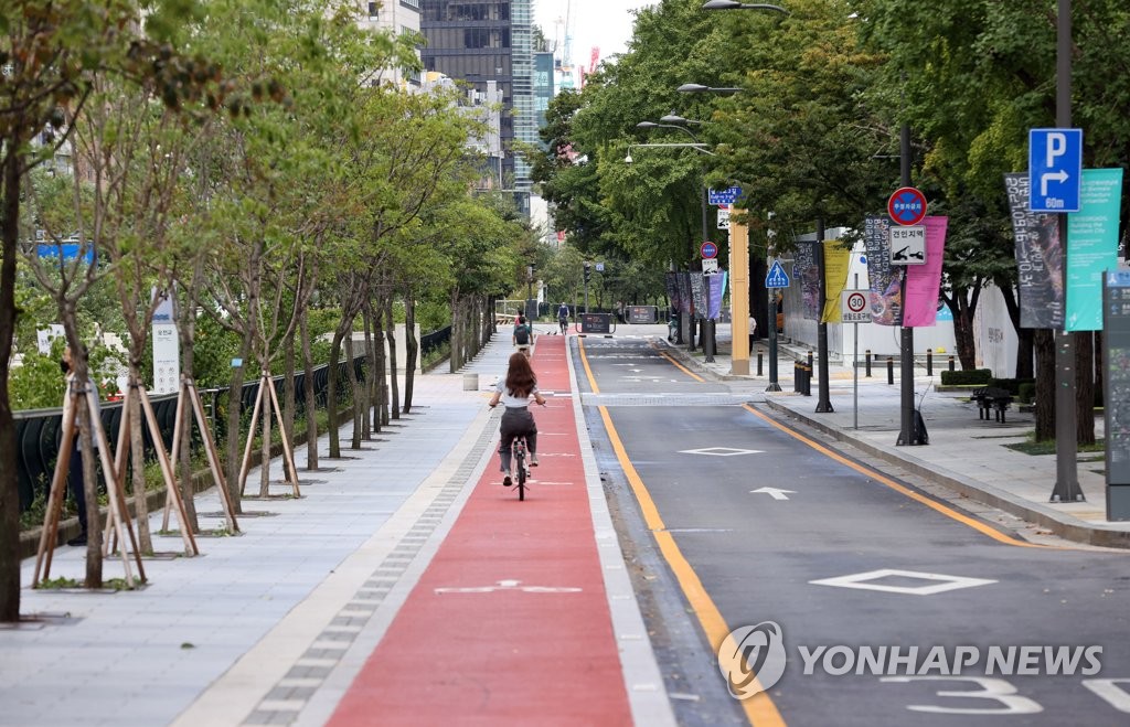 Quiet Seoul street during Chuseok Quiet Seoul street during Chuseok