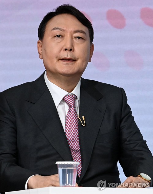 방송토론 준비하는 윤석열