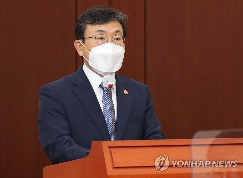 업무보고 하는 권덕철 보건복지부 장관