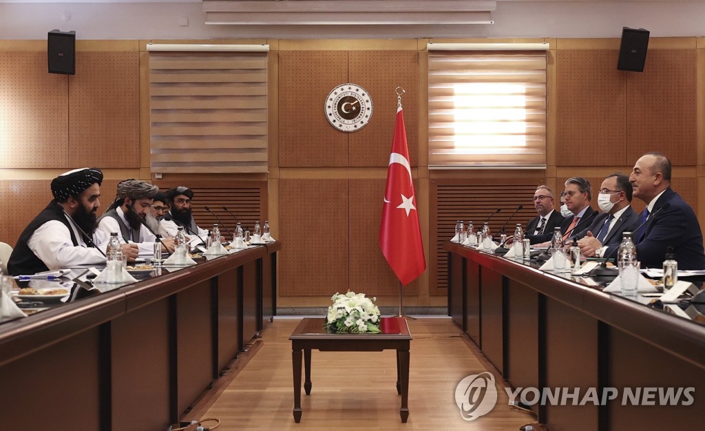 탈레반 고위대표단과 첫 회담하는 터키 외무장관