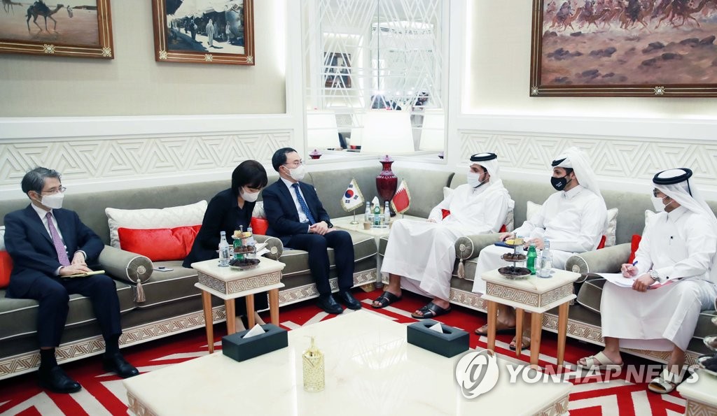 وزير التجارة الكوري الجنوبي يجتمع مع نظيره القطري في الدوحة وزير التجارة الكوري الجنوبي يجتمع مع نظيره القطري في الدوحة