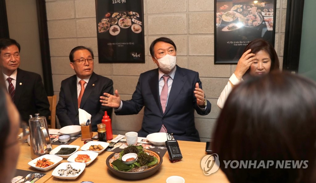 국민의힘 초재선 의원과 오찬 갖는 윤석열 후보