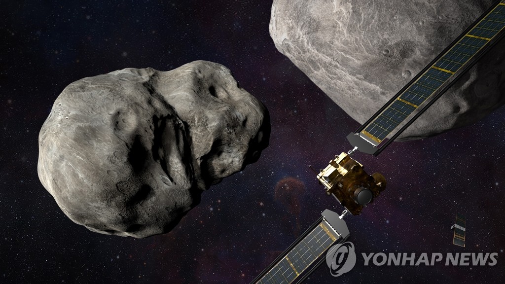 지구 방어 위해 소행성과 충돌하는 NASA 우주선 상상도