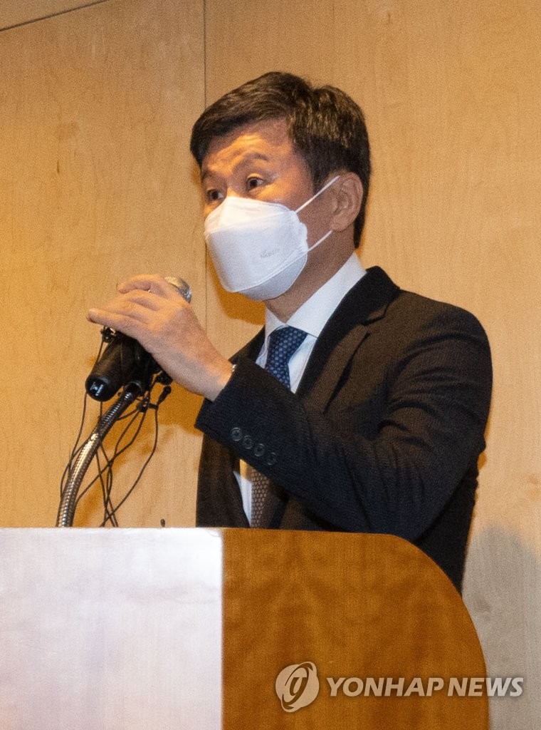 Hyundai Development chief to quit over apartment building accident Hyundai Development chief to quit over apartment building accident