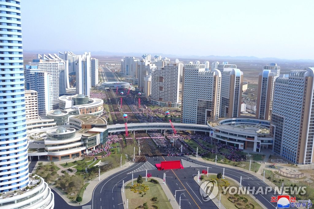 This photo, released by the Korean Central News Agency on April 12, 2022, shows the newly completed Songhwa District in eastern Pyongyang. The district's dedication ceremony took place the previous day with North Korean leader Kim Jong-un in attendance. (For Use Only in the Republic of Korea. No Redistribution) (Yonhap)