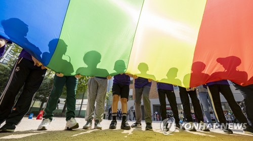 실외 마스크 착용 의무화 해제 첫날, 일상으로 한 걸음 더