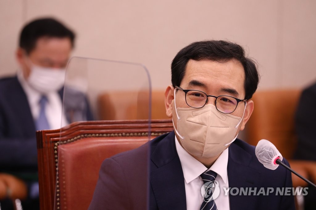 Industry Minister nominee Lee Chang-yang speaks during his confirmation hearing at the National Assembly in Seoul on May 9, 2022. (Pool photo) (Yonhap)