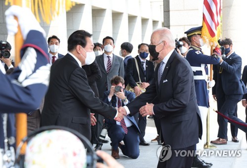 용산 대통령실 청사 도착한 바이든 미 대통령