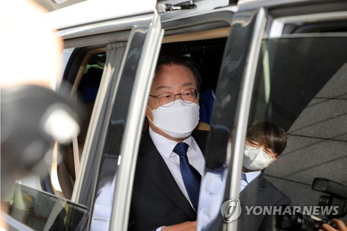 사전투표 마친 이재명