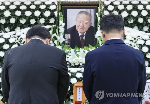 조순 전 경제부총리 빈소 찾은 조문객들