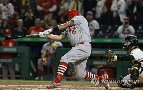 MLB 통산 703홈런·2천216타점 기록 세운 푸홀스