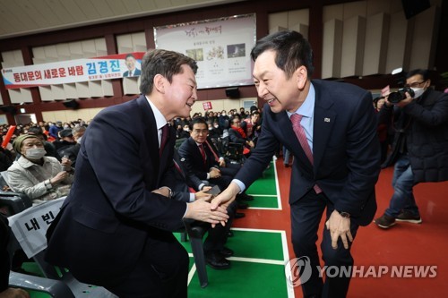 인사 나누는 안철수-김기현