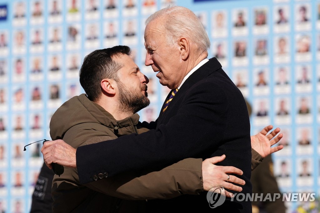 우크라이나 키이우 깜짝 방문한 바이든 미국 대통령