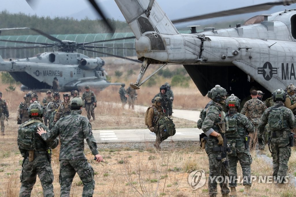 이동하는 한미 해병대원