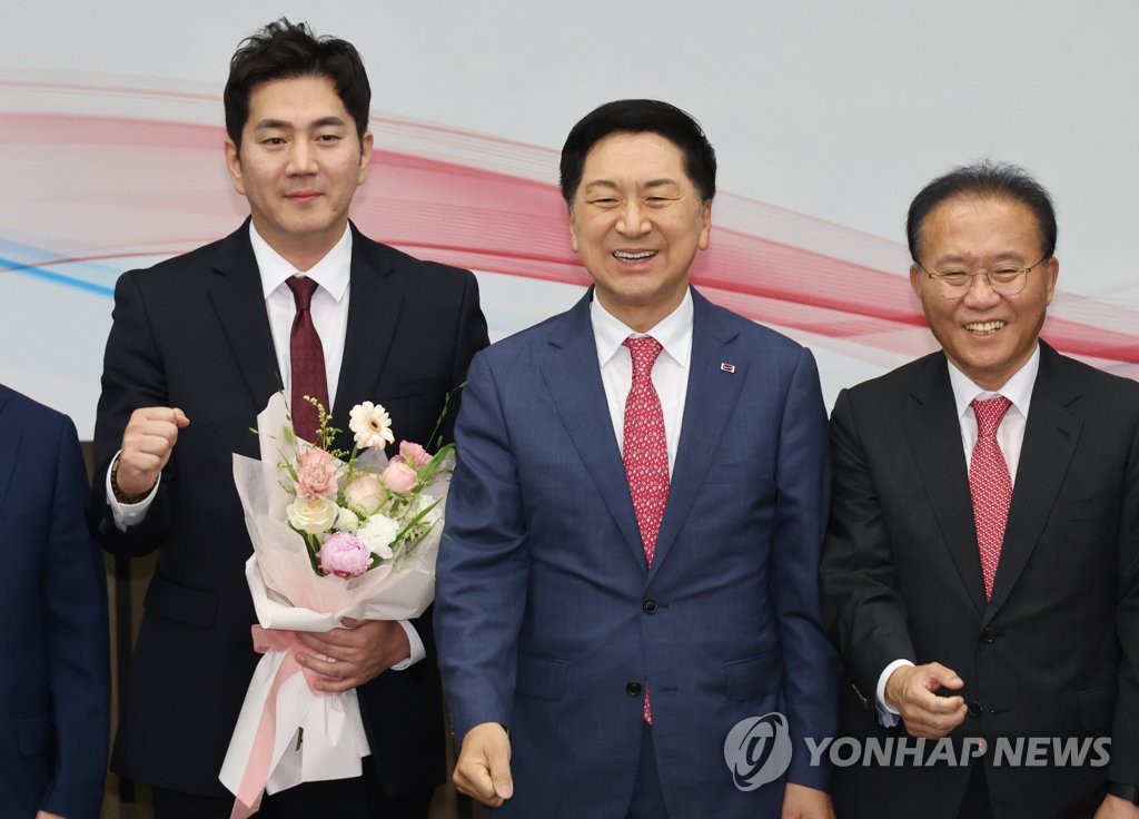 Kim Ga-ram elected as ruling party's new Supreme Council member Kim Ga-ram elected as ruling party's new Supreme Council member