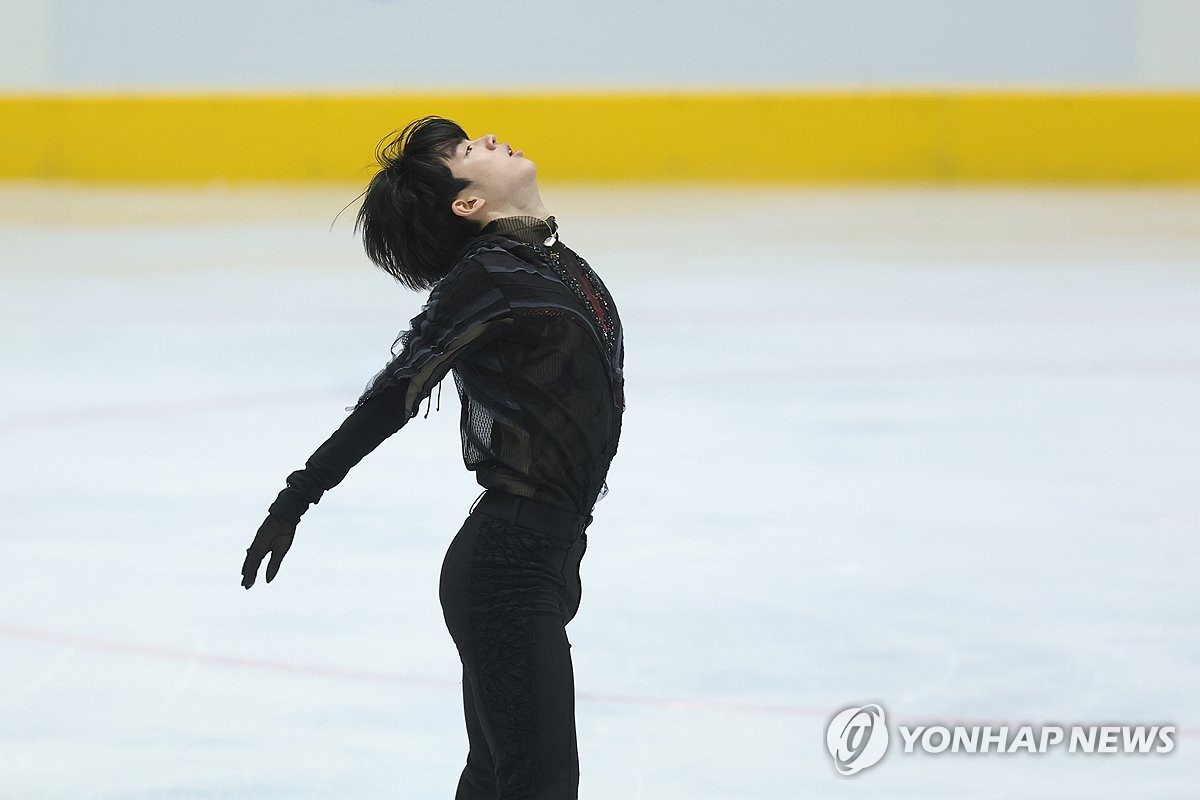 연기 펼치는 차준환