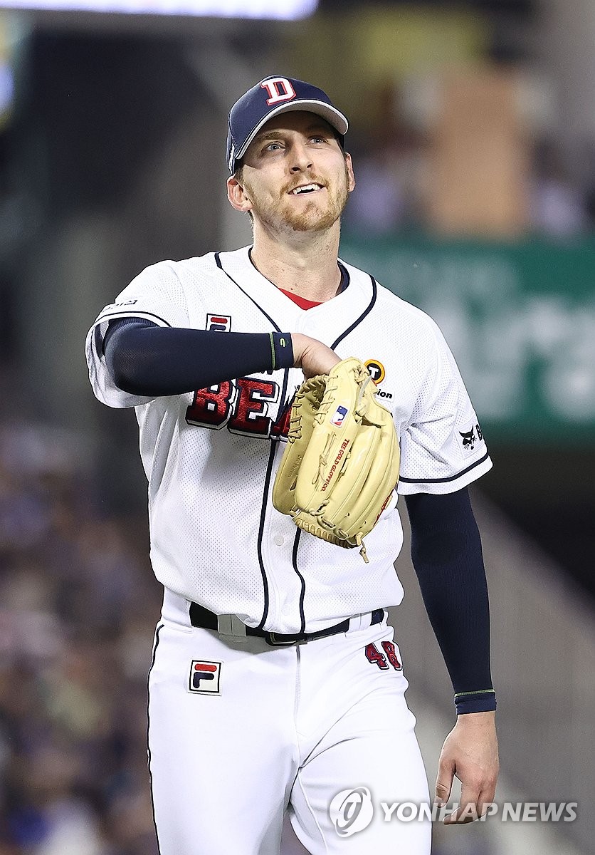 Doosan Bears starter Brandon Waddell returns to the dugout after retiring the side in the top of the fifth inning of a Korea Baseball Organization regular-season game against the Samsung Lions at Jamsil Baseball Stadium in Seoul on May 1, 2024. (Yonhap)