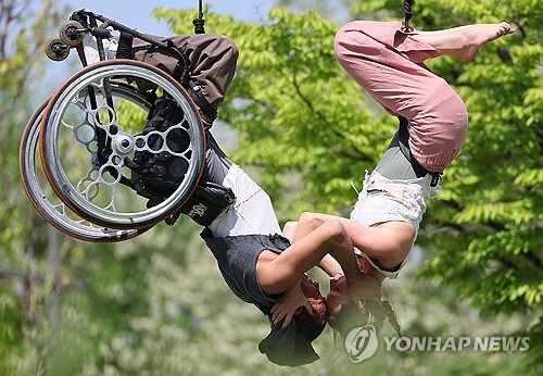 '경이로운 움직임'…서울서커스페스티벌 주요 작품 시연
