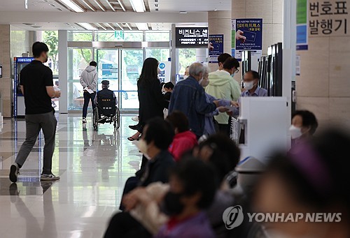 병원단체 '3천명증원' 제안 알려지자 의사들 '신상털기' 나섰다