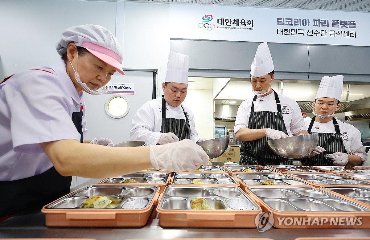 '한국에서 먹던 맛으로 선수들의 영양을 책입집니다'