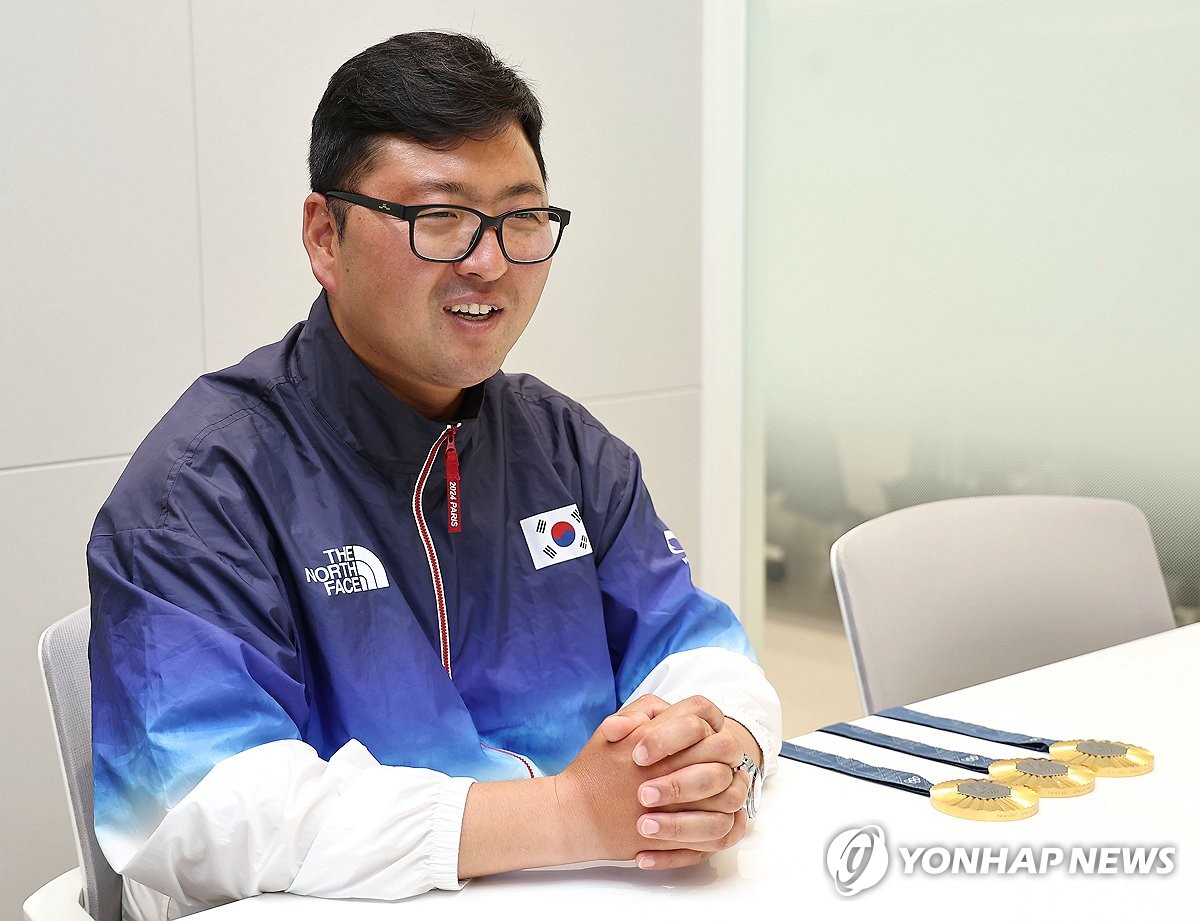 연합뉴스와 인터뷰하는 '파리올림픽 3관왕' 김우진