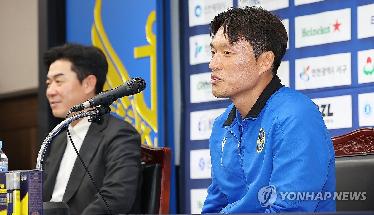 승격 소감 밝히는 이명주 선수