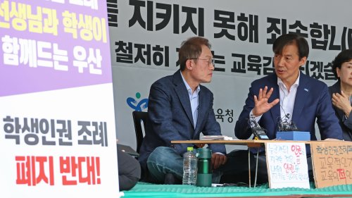 >'학생인권조례 폐지 반대'…천막농성장 찾은 조국 대표