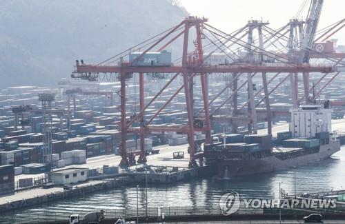 ارتفاع صادرات كوريا الجنوبية بنسبة 20.6% في فبراير على خلفية الطلب المتزايد على الرقائق والسيارات