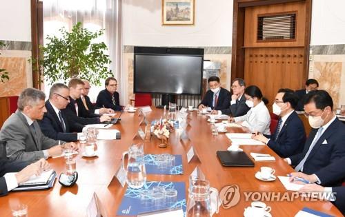كوريا الجنوبية تسعى للمشاركة في مشروع محطة الطاقة النووية في بولندا - 1