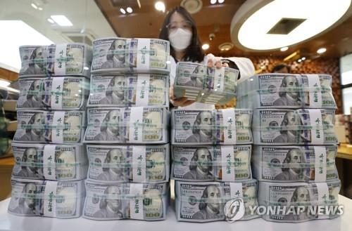 انخفاض احتياطيات النقد الأجنبي لكوريا الجنوبية في فبراير بفعل قوة الدولار