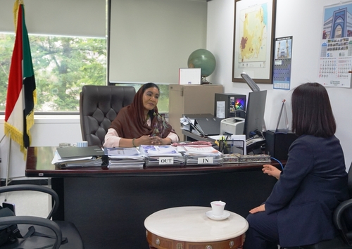 (لقاء مع سفير) : السفيرة السودانية أميرة عقارب تدعو المجتمع الدولي وكوريا لتقديم العون الإنساني للسودان - 4