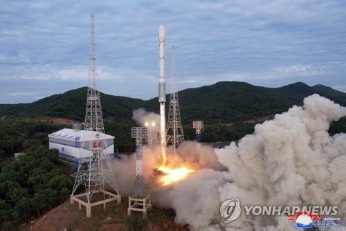 الحكومة اليابانية: كوريا الشمالية أخطرتنا بخطة إطلاق قمر صناعي بين 24 و31 أغسطس