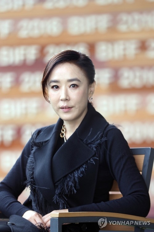 Kang Soo-youn, executive director of the Busan International Film Festival (BIFF), poses for a photo during an interview with Yonhap News Agency at the festival in Busan on Oct. 12, 2016. (Yonhap)