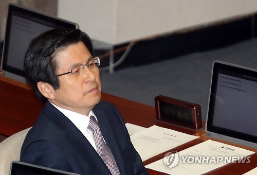 Parliament endorses motion to request Hwang's attendance at interpellation session