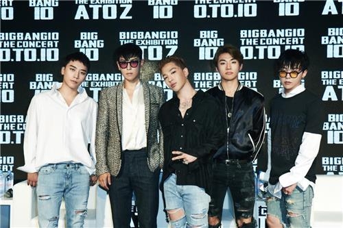BIGBANG members (from L to R) Seungri, T.O.P, Taeyang, Daesung and G-Dragon attend a press conference to celebrate their 10th anniversary in S Factory, eastern Seoul, on Aug. 4, 2016. (Yonhap)