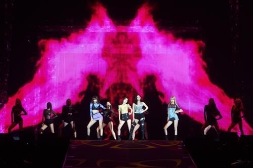 Blackpink Cheered By 55 000 Fans At Tokyo Dome Concert Yonhap News Agency