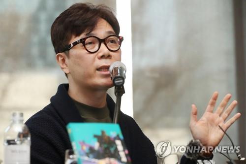 Novelist Kim Young-ha speaks during a press conference in Seoul on Feb. 20, 2020. (Yonhap)