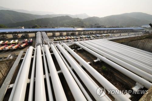 (LEAD) U.S. halves anti-dumping tariffs on S. Korean oil pipelines - 1