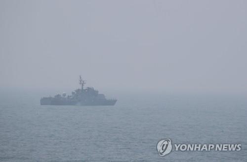 A patrol boat of the Navy moves in waters off Yeonpyeong Island in the Yellow Sea on June 20, 2020. (Yonhap)